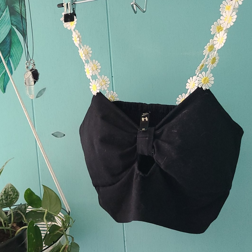 Crop Top With daisy straps